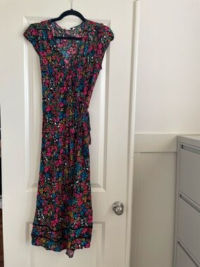 GAP Pink, Black, Green, and Blue Floral Short Sleeve Wrap Dress